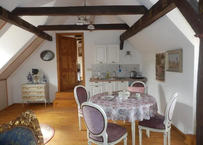 Zámeček Zdíky Apart-hotel Bujanov