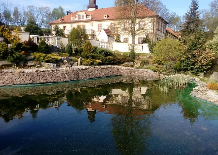 Apart-hotel Zámeček Zdíky Bujanov