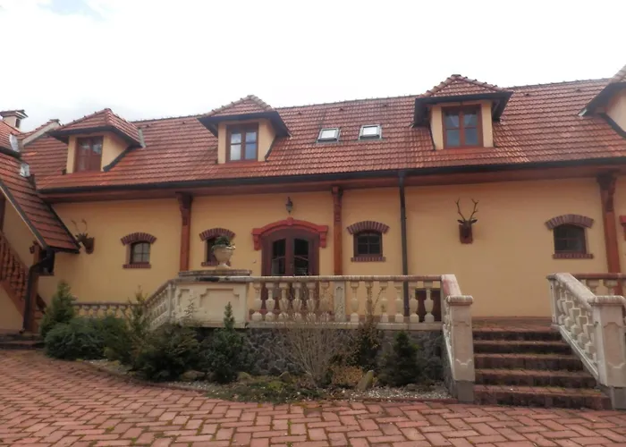 Apart-hotel Zámeček Zdíky Bujanov